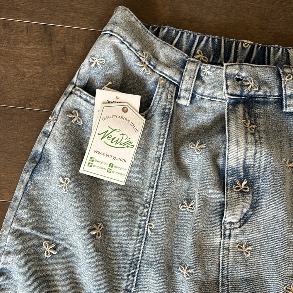 Denim Embroidered Bows Skirt - Picture 2 of 6
